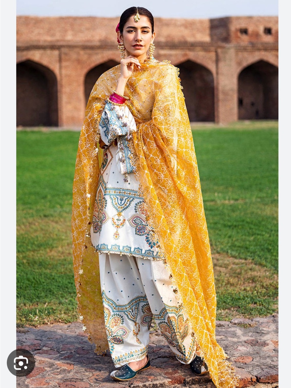 Pakistani designer Mohsin naveed ranjha 3 piece dress chest 22 length 41